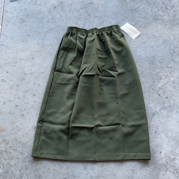 Blair Dresses & Skirts - 3/$10 NEW vtg green skirt